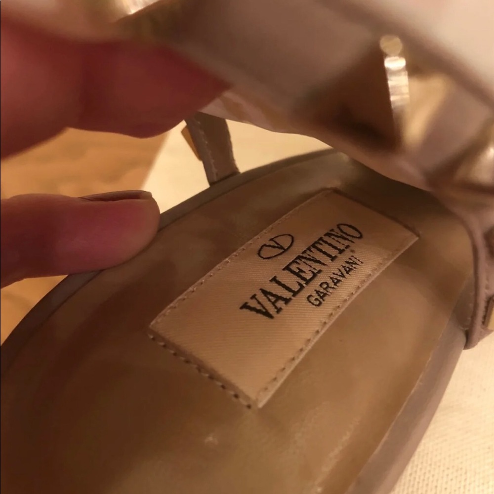 โค๏ธNew Valentino never been useโค๏ธ - Picture 3 of 6